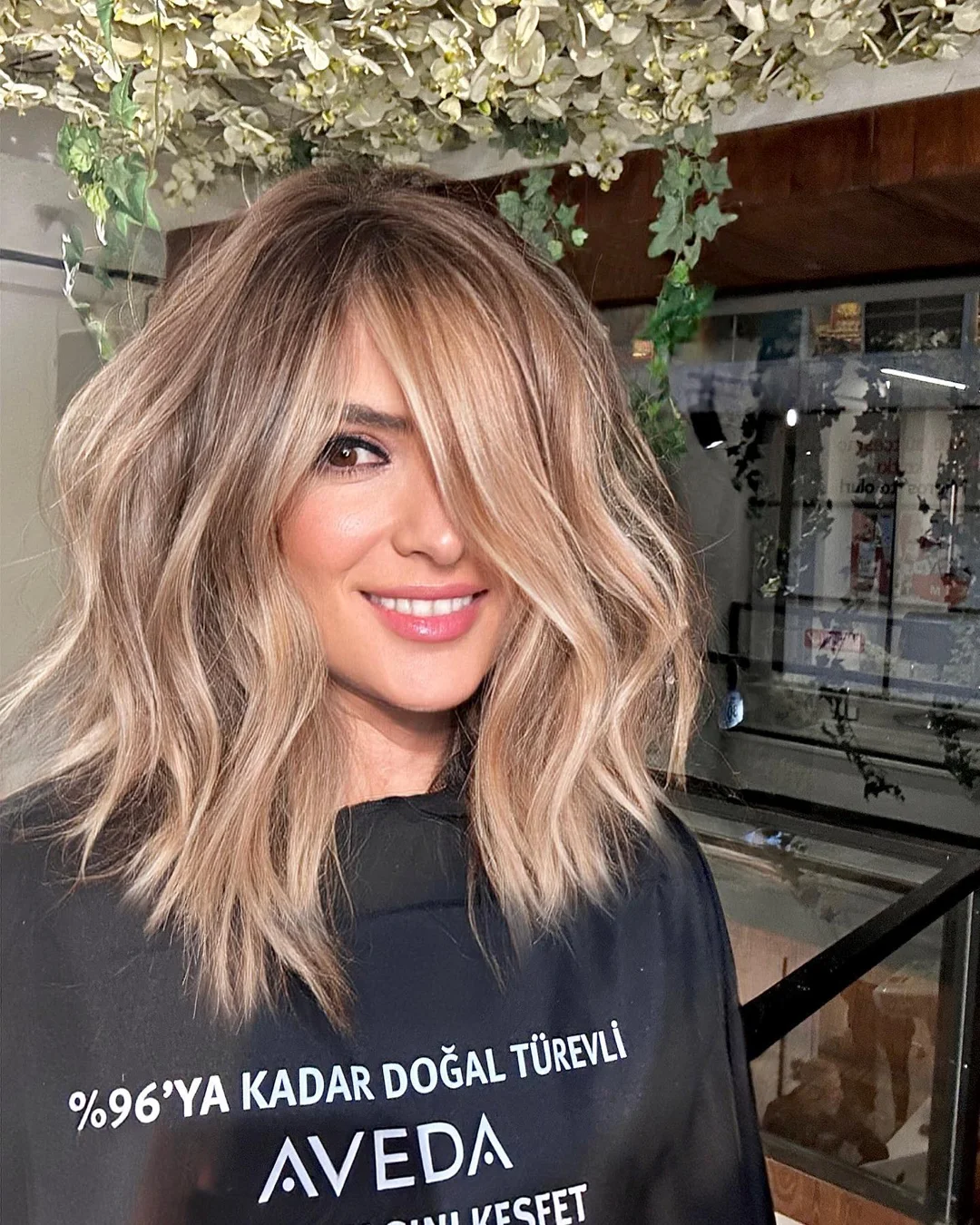 عمل تصميم شعر في KAiMAK Hair Studio